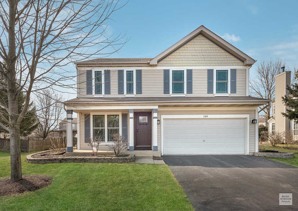 1st image of 789 Honeysuckle Ln