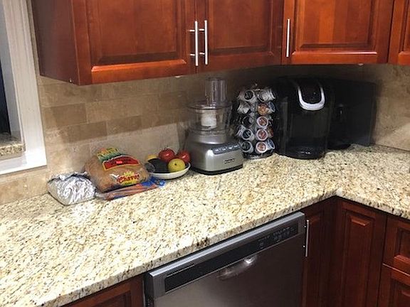 5th image of 245 Glendale Ave Unit D11