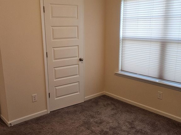 4th image of 110 Kaitlyn Cir
