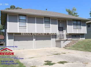 1116 Broadmore Ln, Liberty, MO 64068