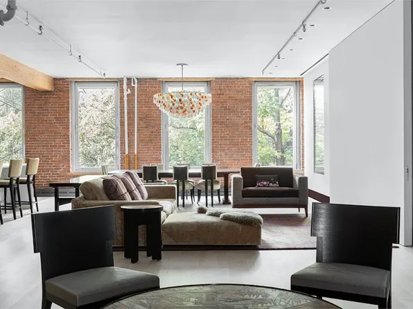 94 Thompson Street image 1 of 15