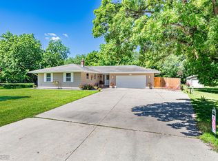 6409 2nd St N, Moorhead, MN 56560