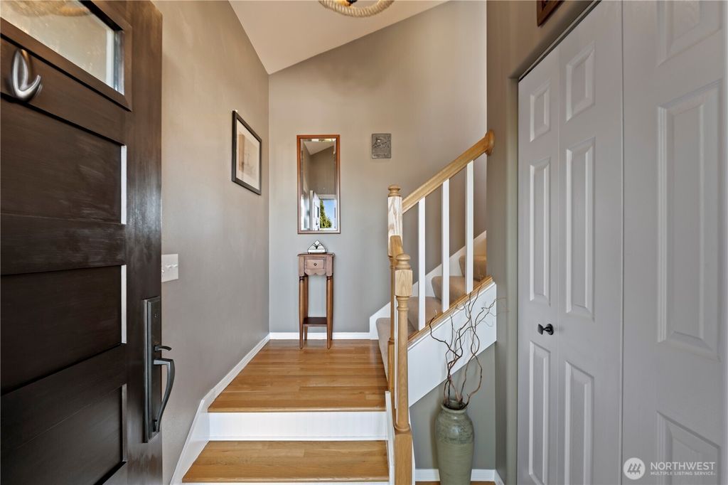 Apartment in Clinton, Possession - View 2