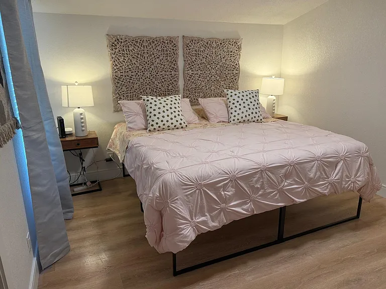 2040 Falconhurst Pl — Photo 12