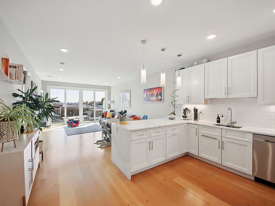 1st image of 306 New York Ave #401