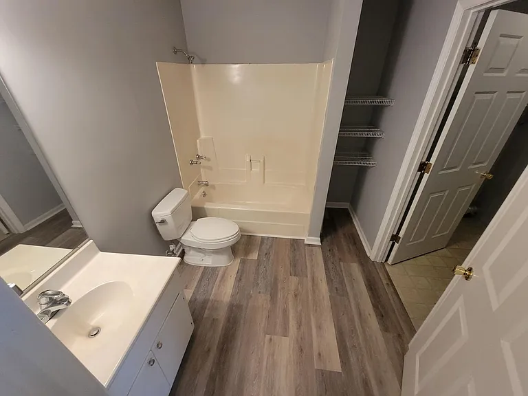 309 Somers Ave #D — Photo 7