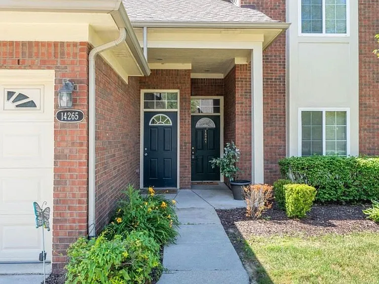 14357 Shadywood Dr — Photo 11
