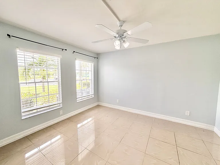 150 Santa Clara Dr #4 — Photo 9
