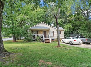 1048 Pinafore Dr, Charlotte, NC 28212