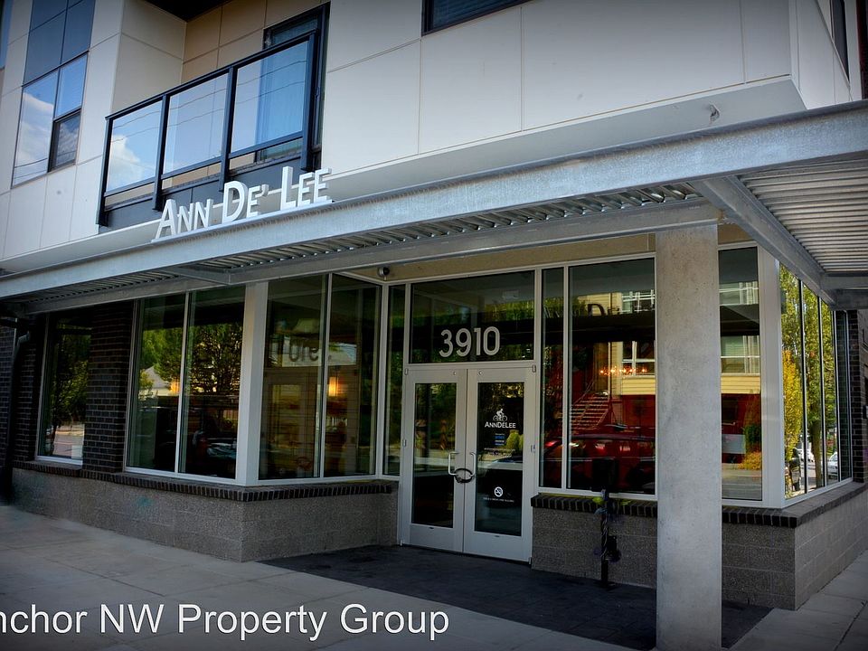2nd image of 3910 NE Tillamook St APT 403