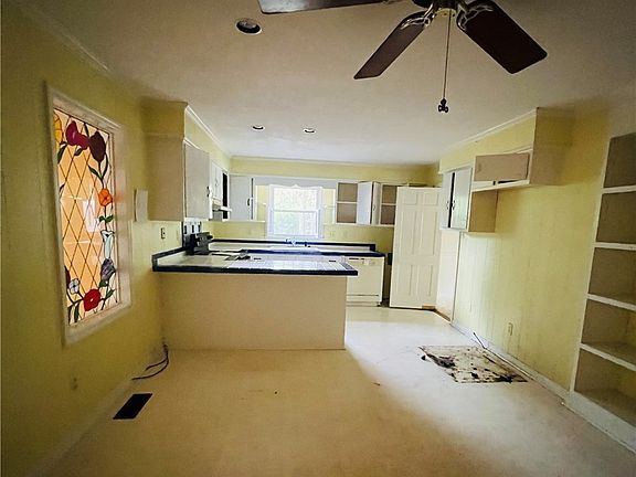 4th image of 2454 Vandemere Ave
