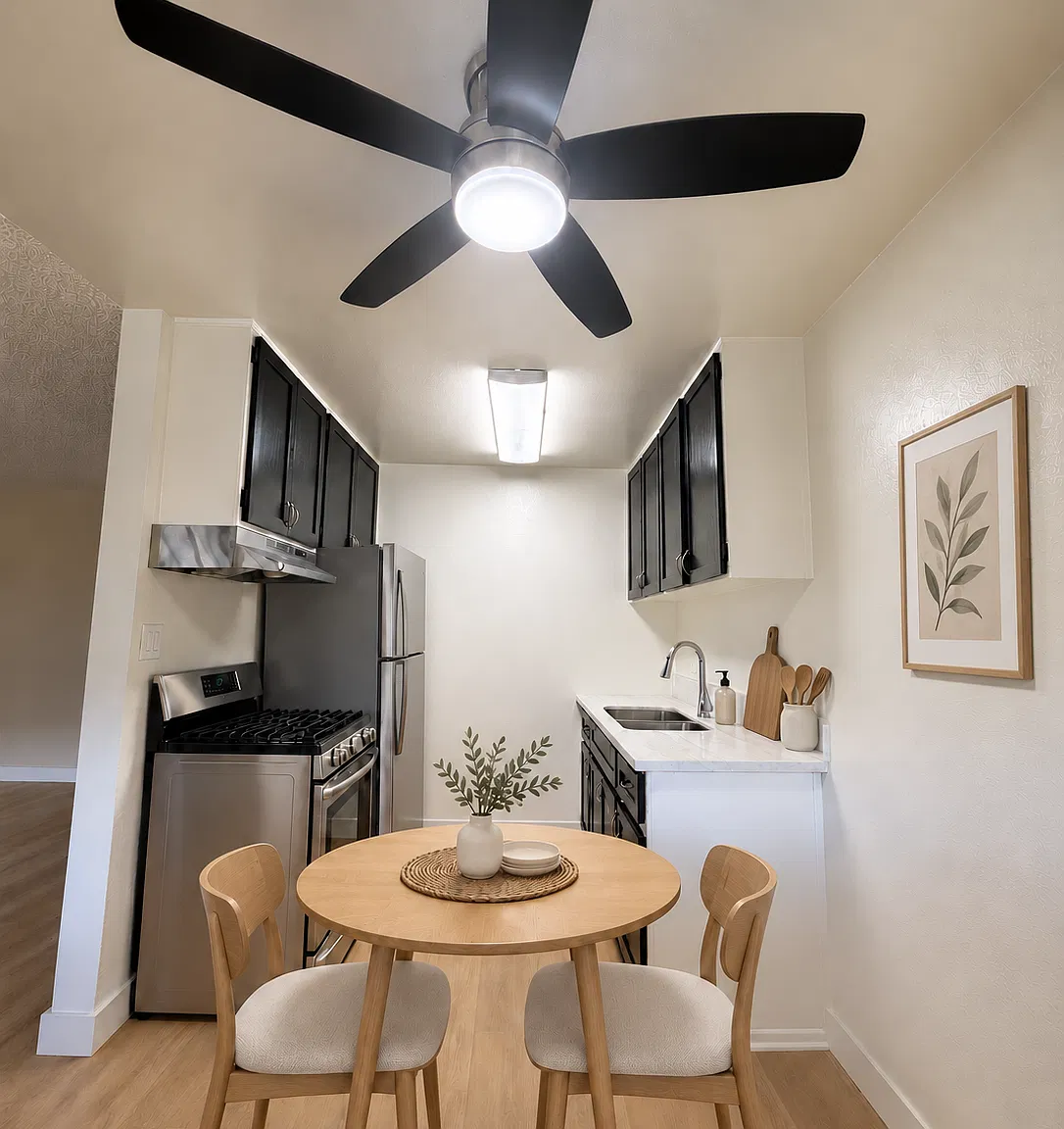 2 bed, 800 sqft, $2,000 — Photo 2