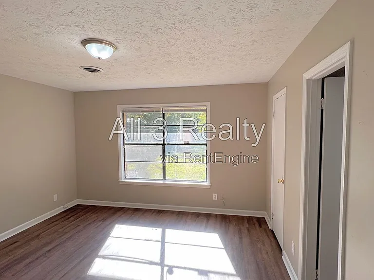 561 Dunbarton Rd — Photo 23