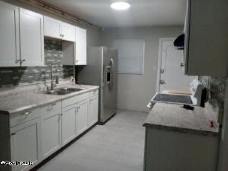 1st image of 528 Park Dr