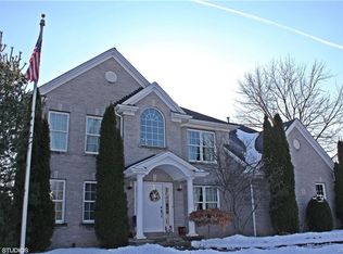 11 Ambrose Ct, Buffalo, NY 14228