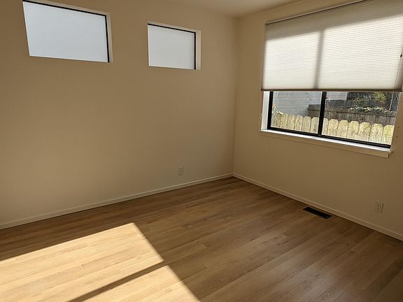5th image of 109 16th Ave