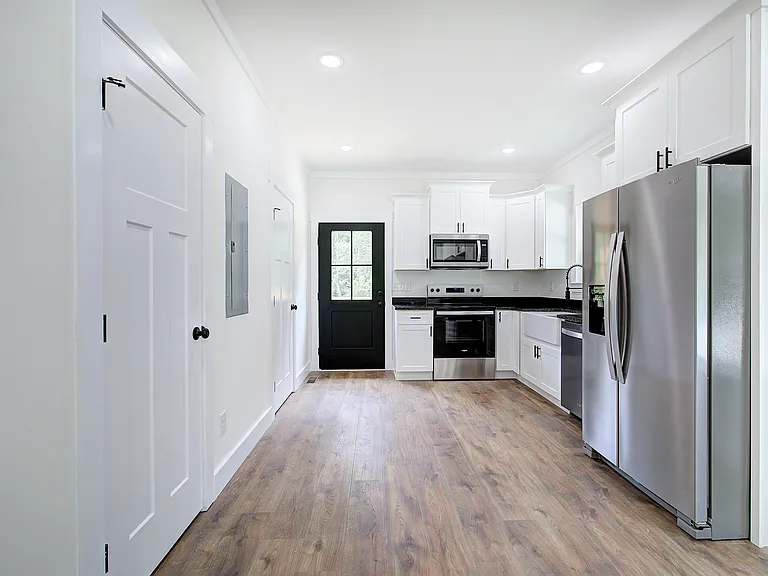 124 Robinhood Dr SE #A — Photo 4