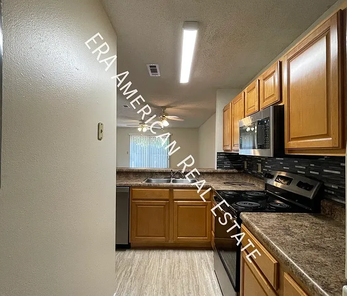 419 Hollywood Blvd NW #B — Photo 9