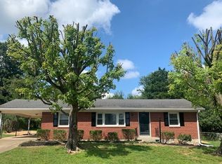 1143 N Lee Dr, Bowling Green, KY 42101