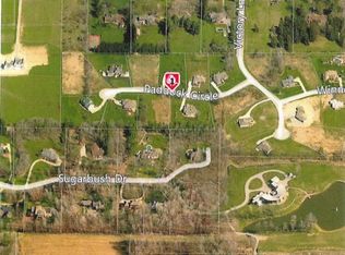 Paddock Cir, Canfield, OH 44406