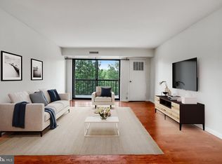200 N Pickett St APT 410, Alexandria, VA