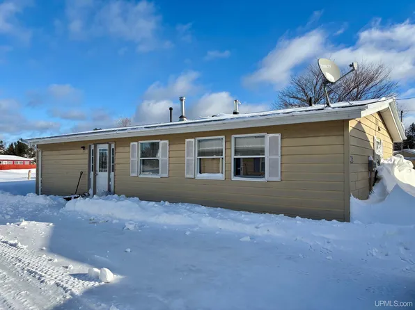 105 Constellation St, Gwinn, MI 49841