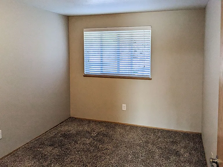 Silverwood Apartments — Photo 42