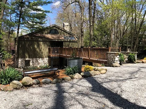15719 County Road 8, Bristol, IN 46507