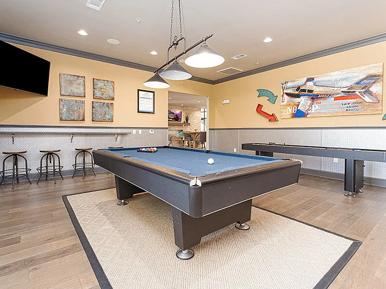 Cascadia Apartments — Photo 35