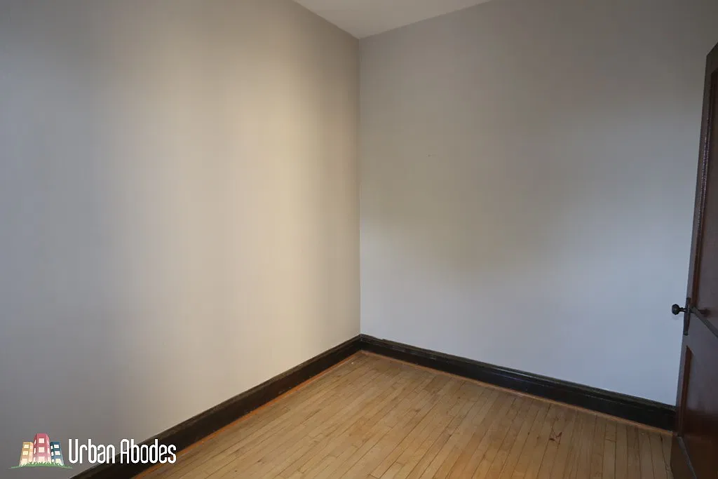 2 bed, 1000 sqft, $2,400 — Photo 4