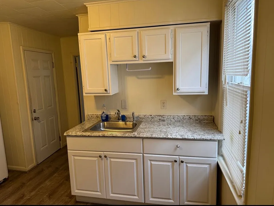 282 Front Ave #1A