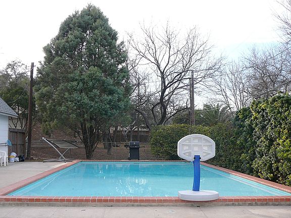 4th image of 3027 Tawny Oak Dr