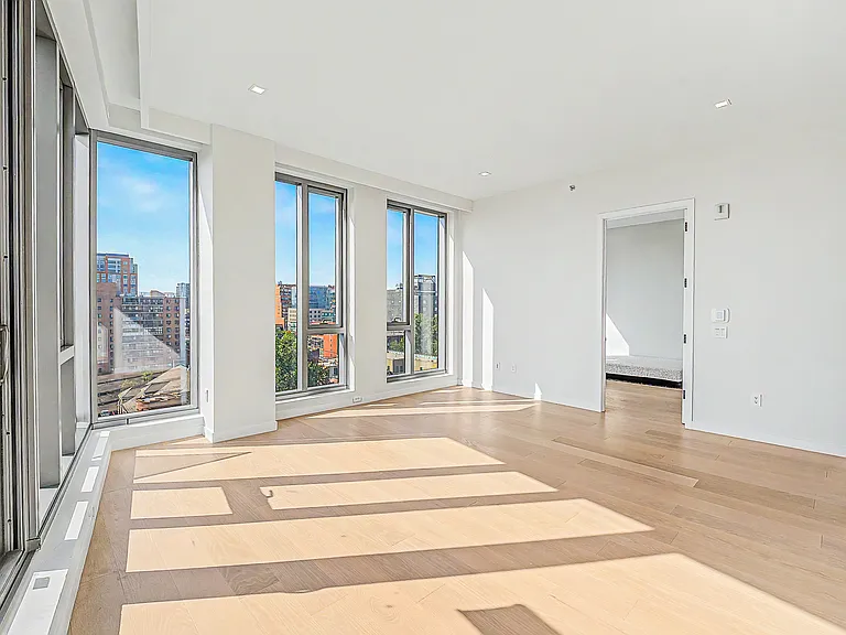 35-32 Leavitt St #10A — Photo 4