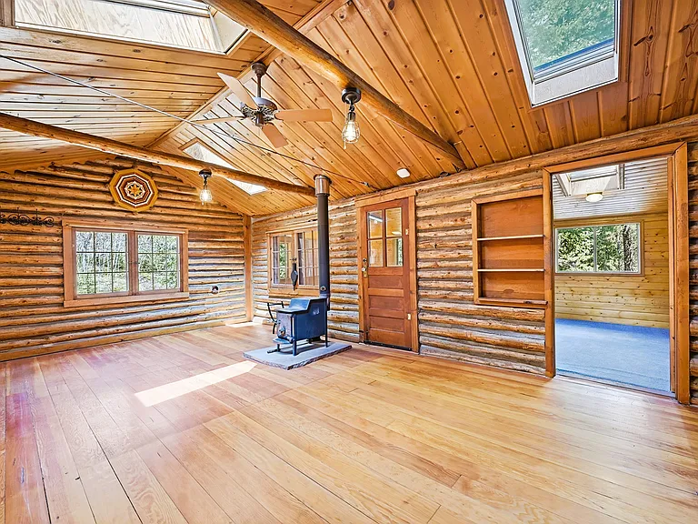 2299 S Beaver Creek Rd — Photo 5