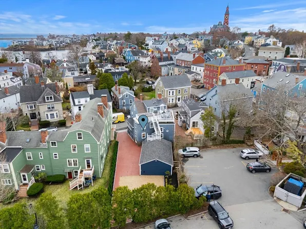 12 Darling St #2, Marblehead, MA 01945