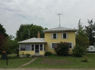 228 W Riverside Dr, Ionia, MI 48846