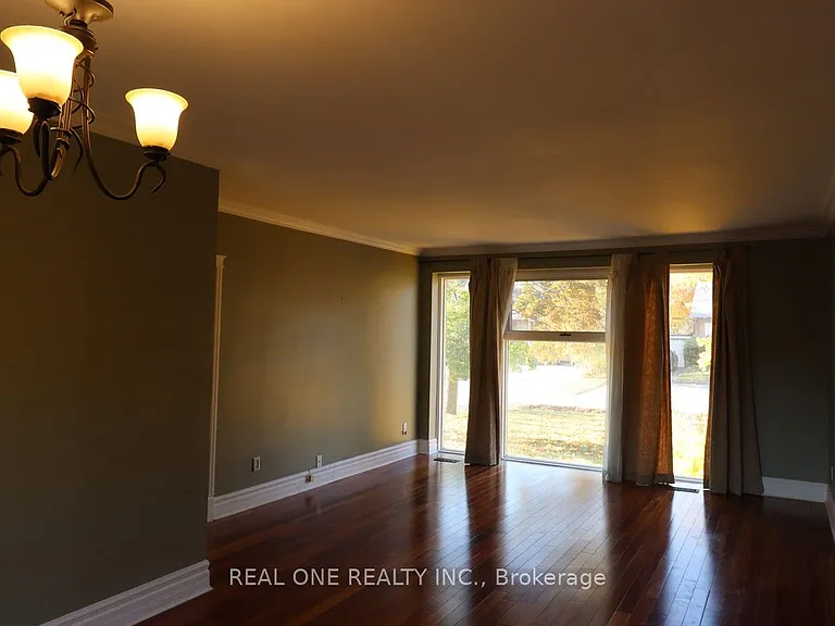 130 Mayfield Dr — Photo 8