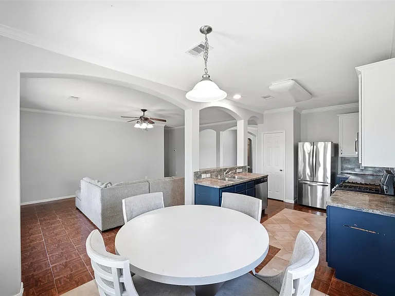 1707 N Highlands Xing — Photo 19