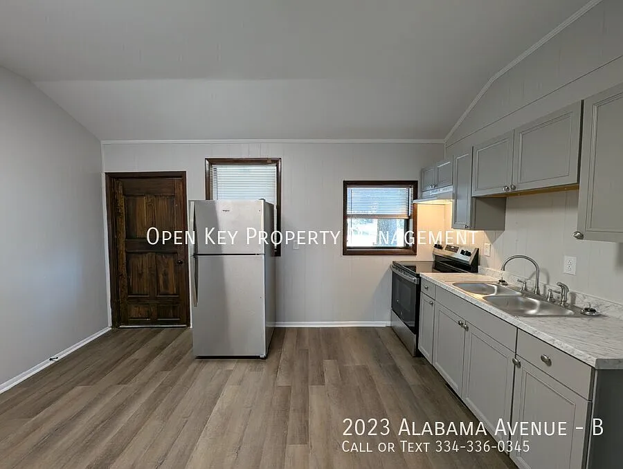 Discover this 1-bedroom, 1-bath apartment in Grand Ridge, Florida. Features a newly updated kitch... — Photo 4