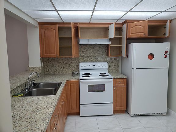 2nd image of 1250 NE 125th St APT 307