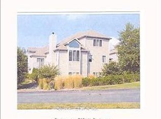 2 Griffen Dr, Mystic, CT 06355
