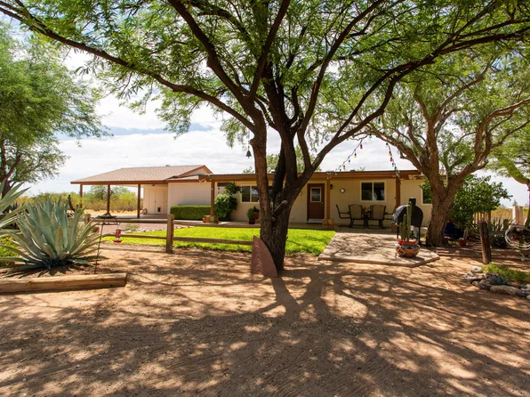 7701 N Steele Dr, Tucson, AZ 85743