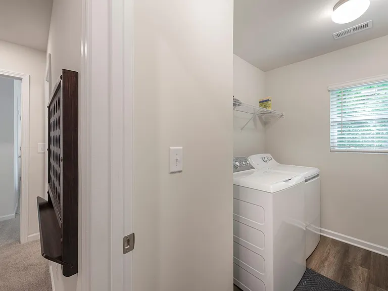 1140 Eastway Dr — Photo 21