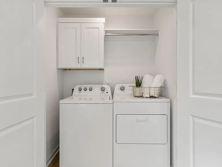 Now offering One & Half Month Free Rent *Advertised Rate is Reflective of Special Offer!* — Photo 48