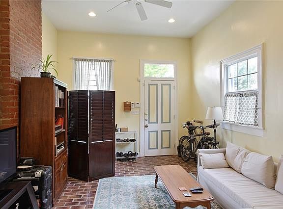 3rd image of 821 Pauline St