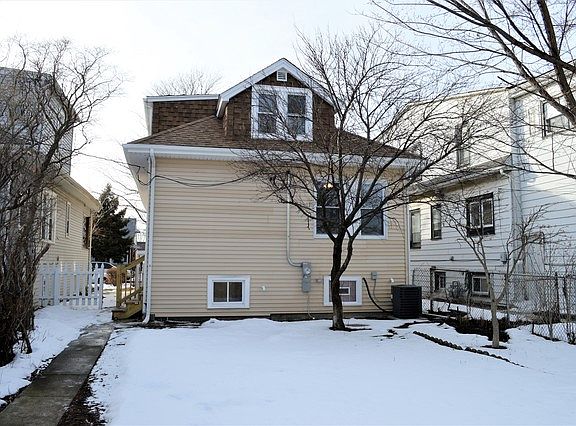 4th image of 2833 N 72nd Ct