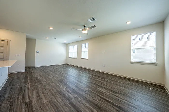 13708 Lubeck Dr — Photo 7