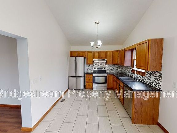 4th image of 1632 Tamworth Cir