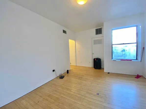 526 Harvard St #6, Brookline, MA 02446