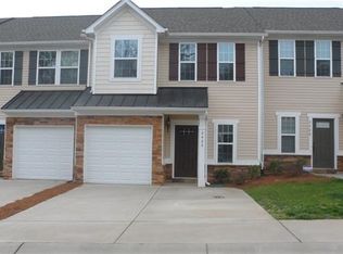 2424 Silverthorn Dr, Charlotte, NC 28273